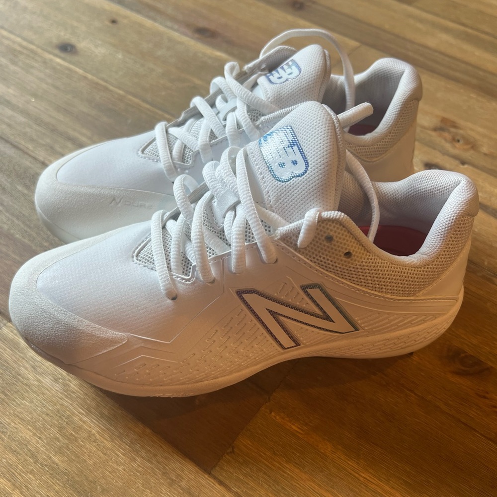 Brand new New Balance Metal softball cleats. Women’s size 5. 9” insole. SMFUSEW1